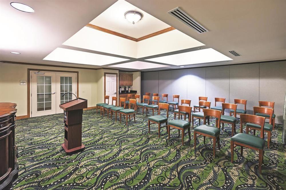 Comfort Inn & Suites Shawnee North Near I-40 Экстерьер фото