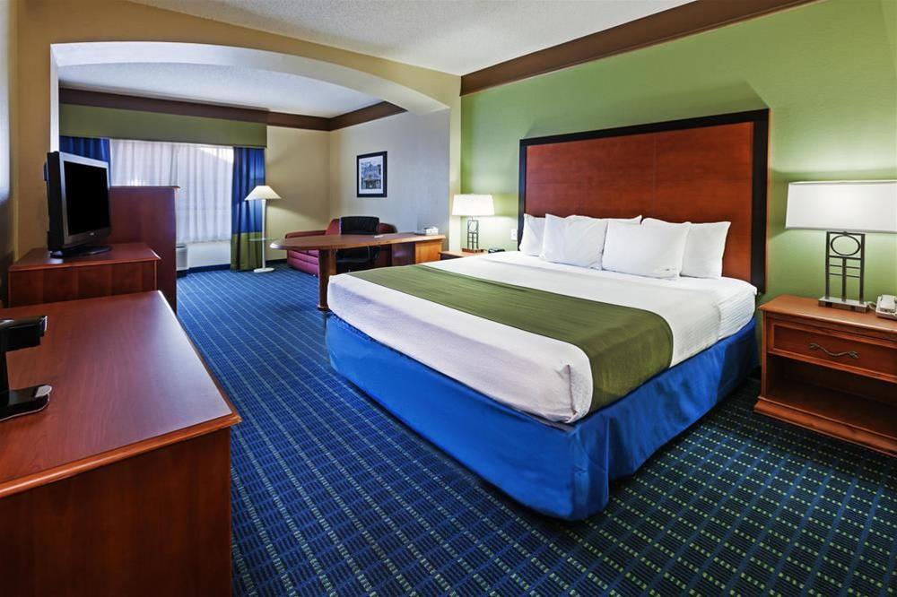 Comfort Inn & Suites Shawnee North Near I-40 Экстерьер фото