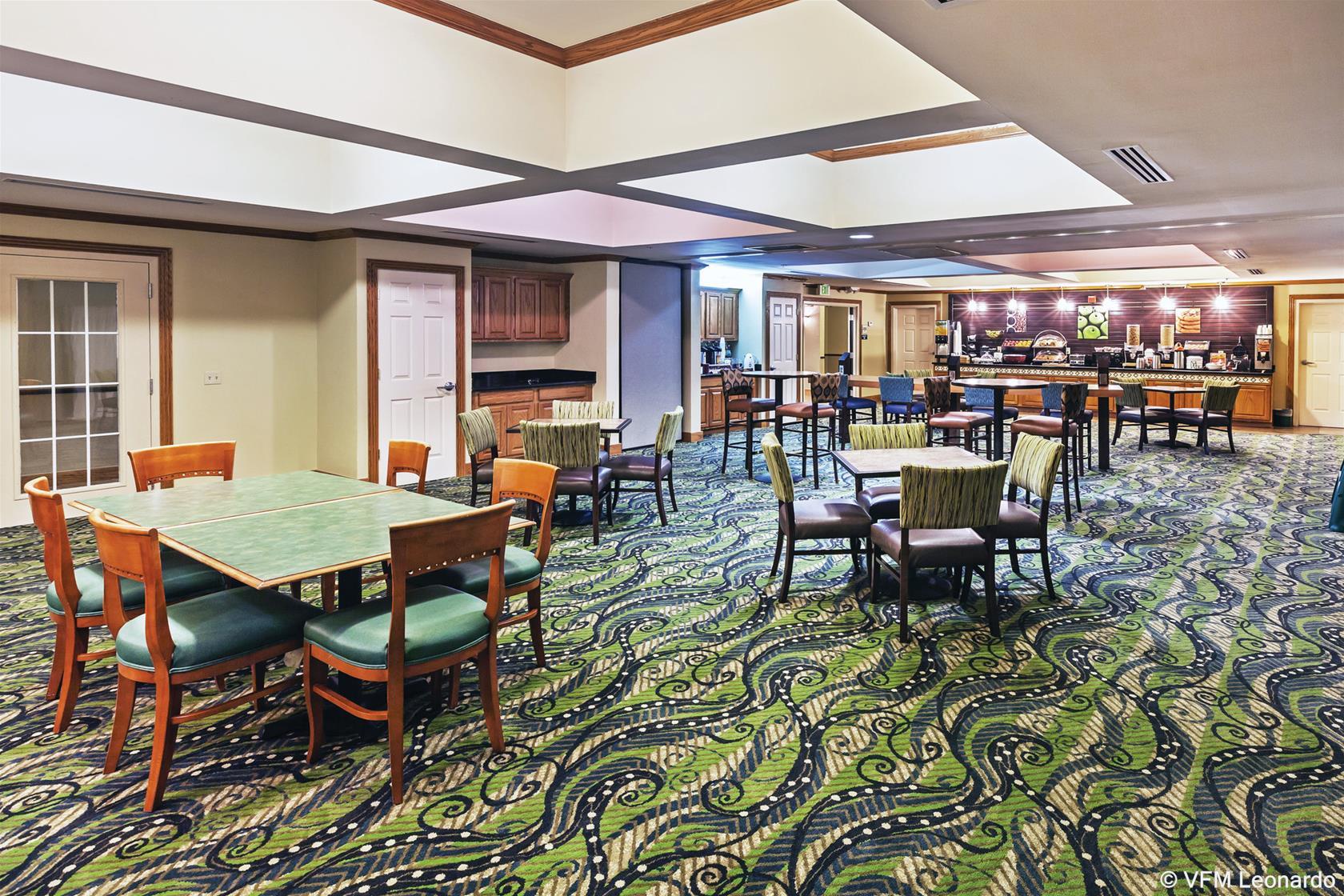 Comfort Inn & Suites Shawnee North Near I-40 Экстерьер фото