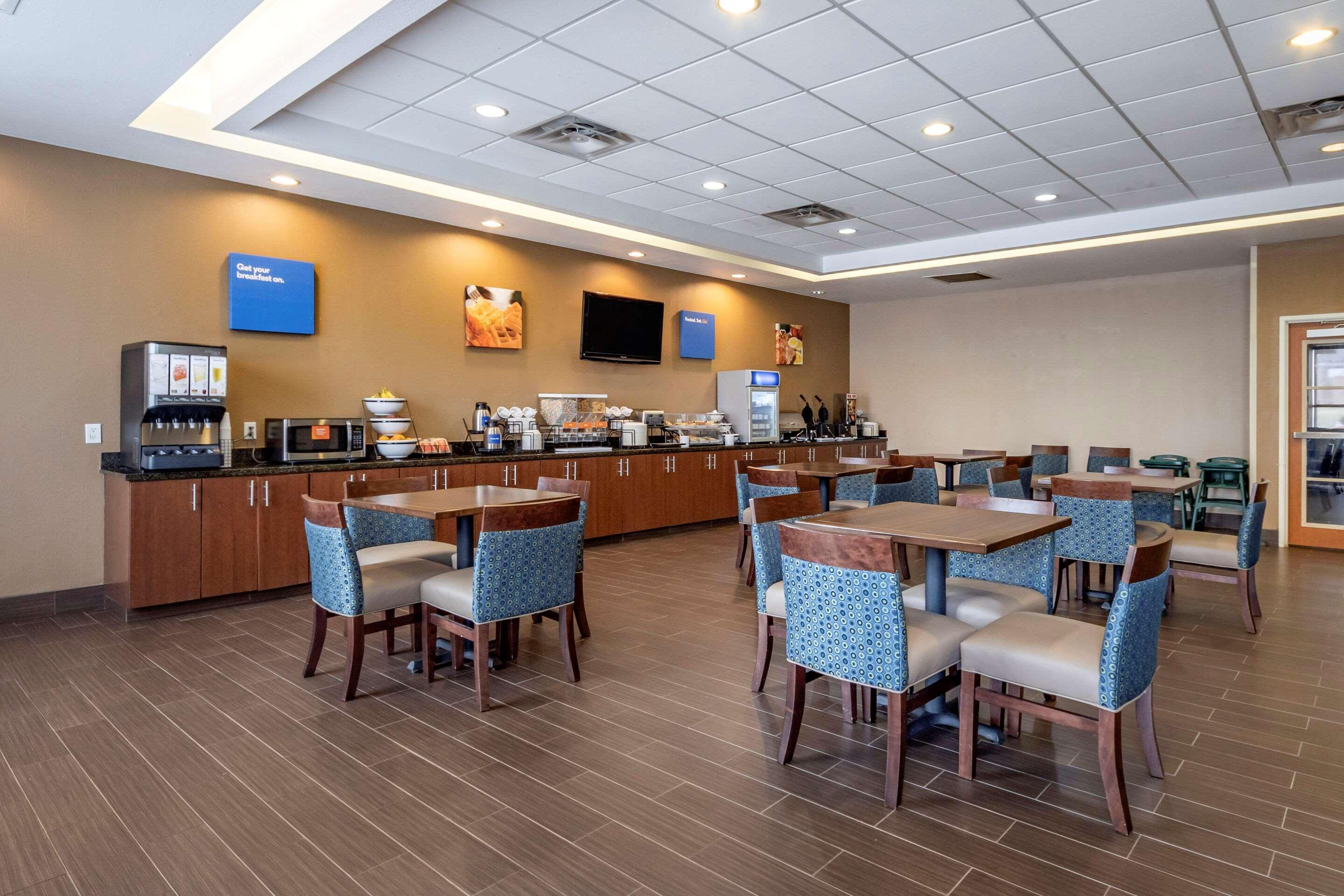 Comfort Inn & Suites Shawnee North Near I-40 Экстерьер фото